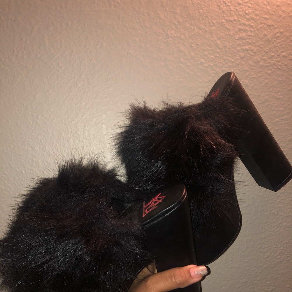 YRU PLATFORM HEELS - Picture 2 of 6